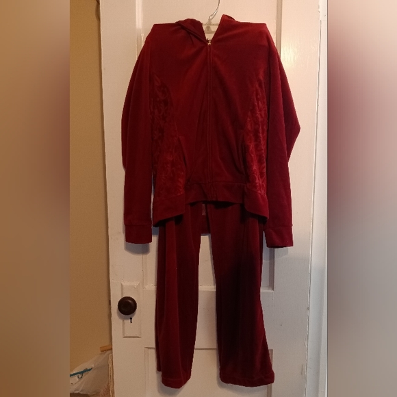 Valour Red Warm up Suit Medium - Picture 2 of 12